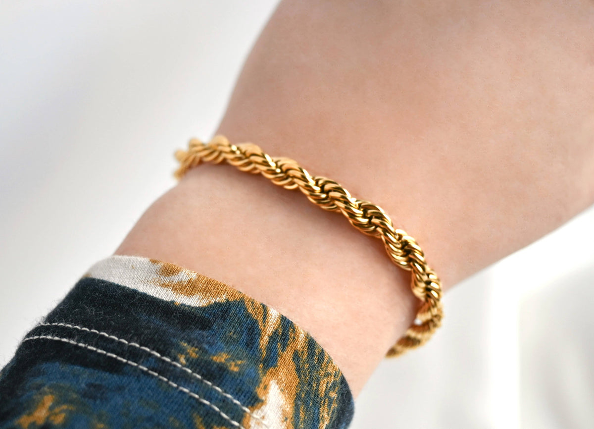 18k Gold Bracelets