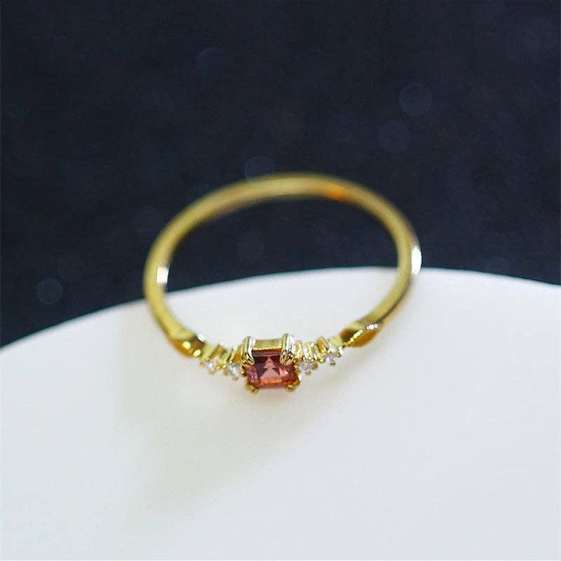 Gold Vintage Garnet Rin