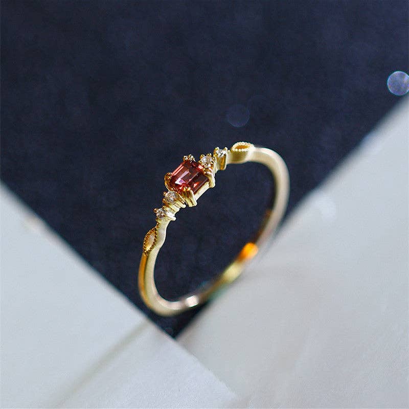 Gold Vintage Garnet Rin