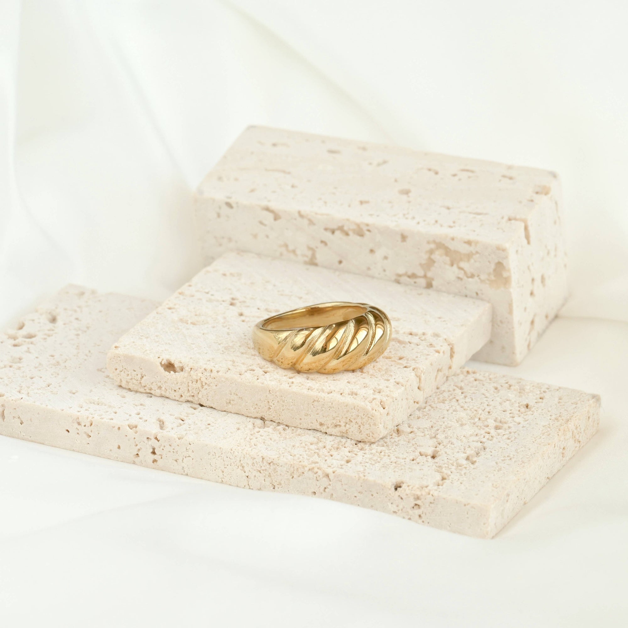 18k Gold Croissant Ring